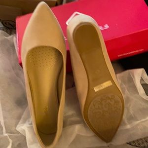 NWT Tan Suede Flats Size 10